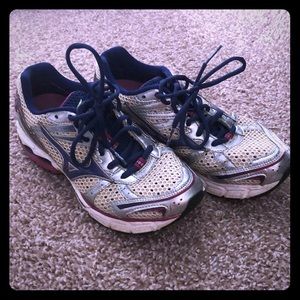 Mizuno wave inspire 8